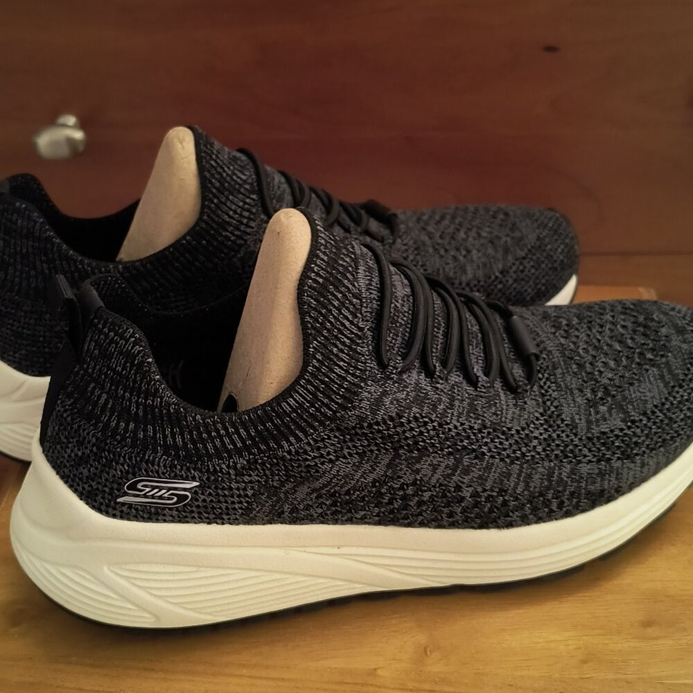 Women's Skechers Slip on Memory Foam Shoes - Size 10